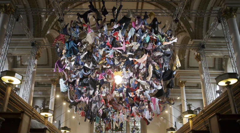 An image representing Suspended